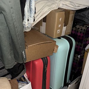 Boxes 1–5, Suitcases x 3, Backpacks x 2