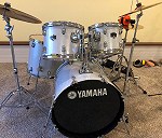 yamaha drumset with symbols and stand