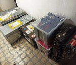 7 parcels (3 trunk, 3 boxes, 1 suitcase)