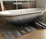 Plastic bathtub