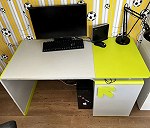 Medium desk