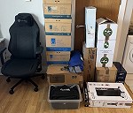 Medium desk x 1, Large box x 1, Gaming chair x 1, Small box x 15